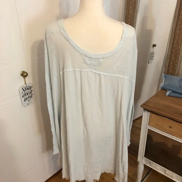 Top - Picture 3 of 4